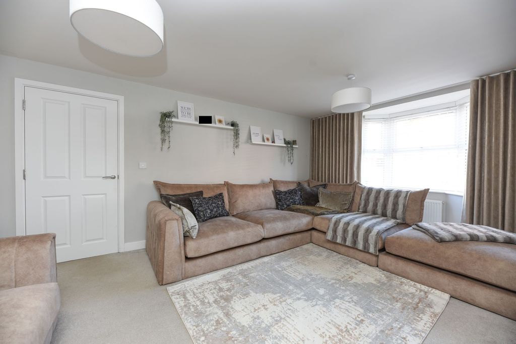 Property photo 3 of 21