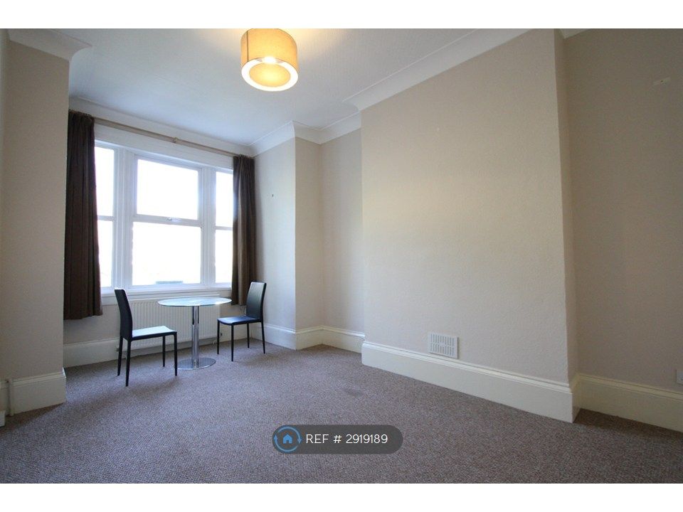 Property photo 1 of 9 Lounge