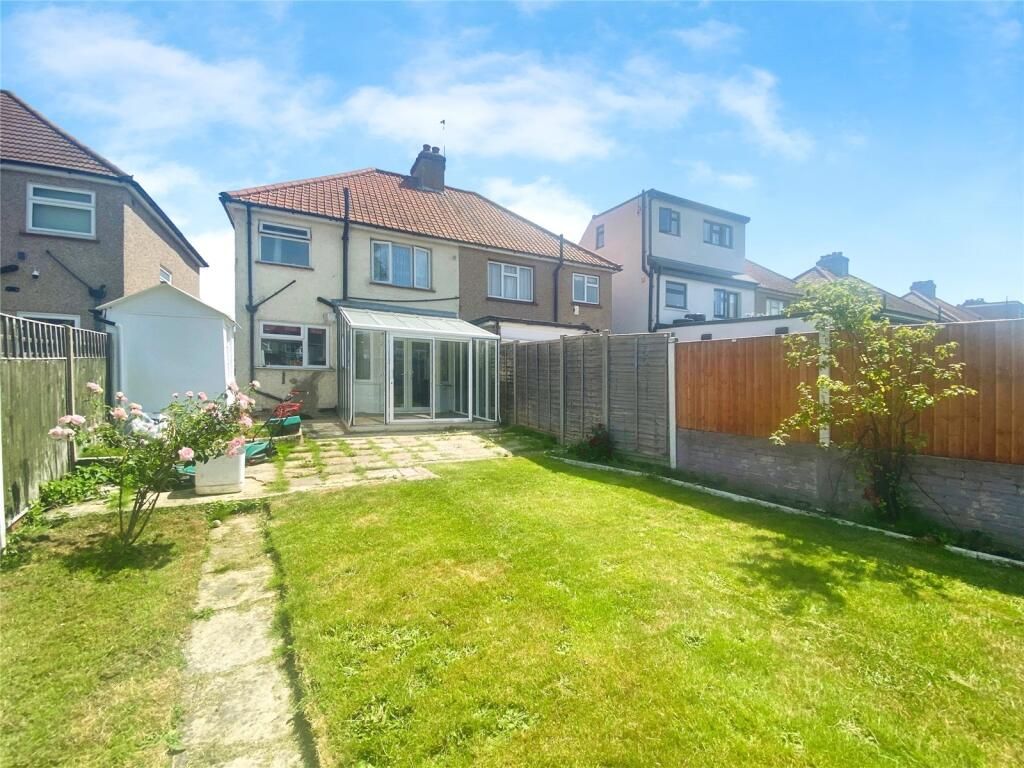 Property photo 1 of 8 3 Bedroom Semi- Detached House