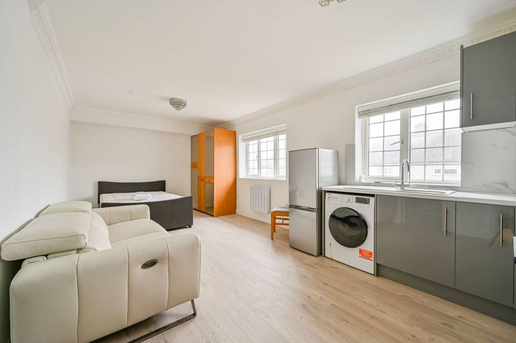 Property photo 1 of 4