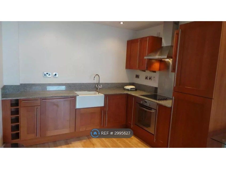 Property photo 2 of 10 Kitchen
