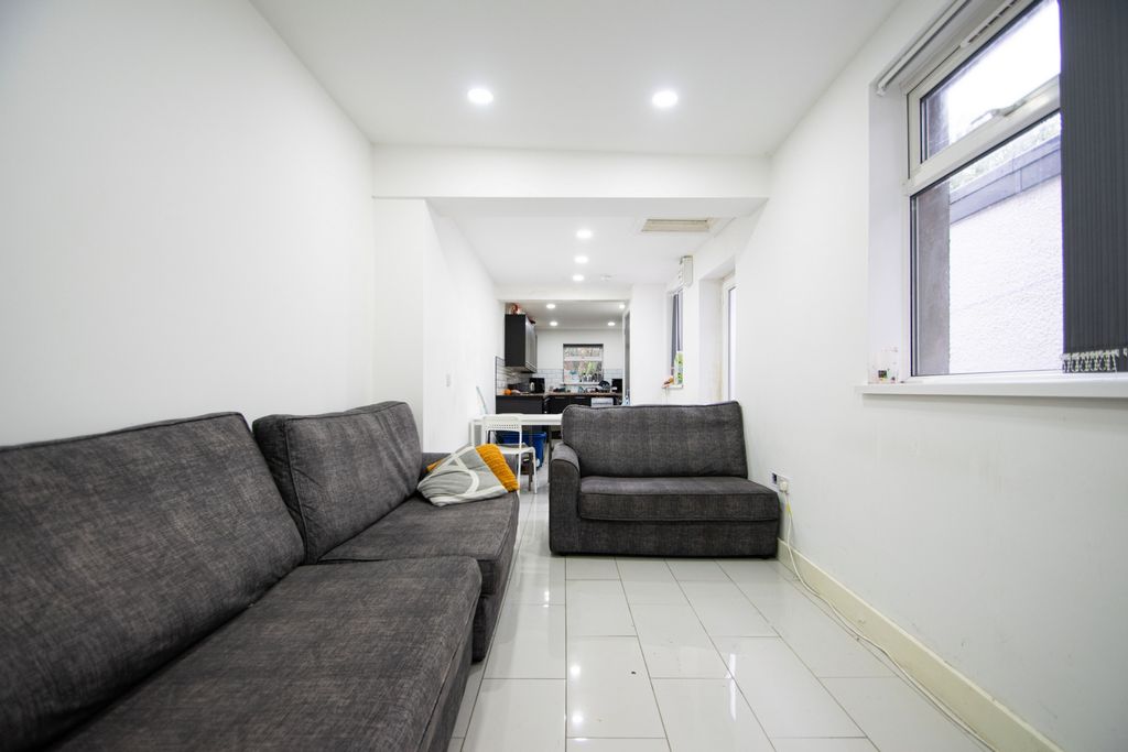 Property photo 2 of 8 Photo 2