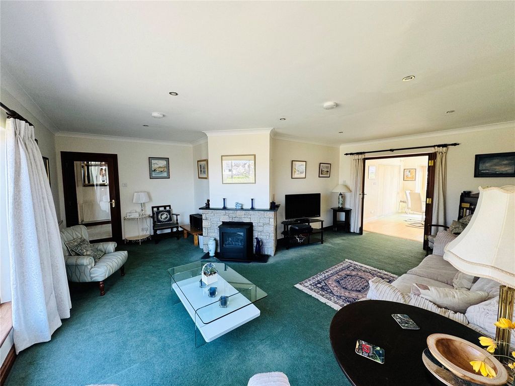 Property photo 2 of 30 Living Room