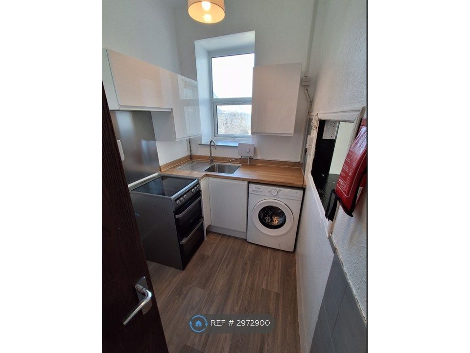 Property photo 1 of 6 Kitchen