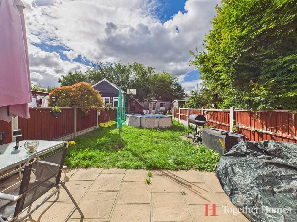 Property photo 2 of 15 Garden