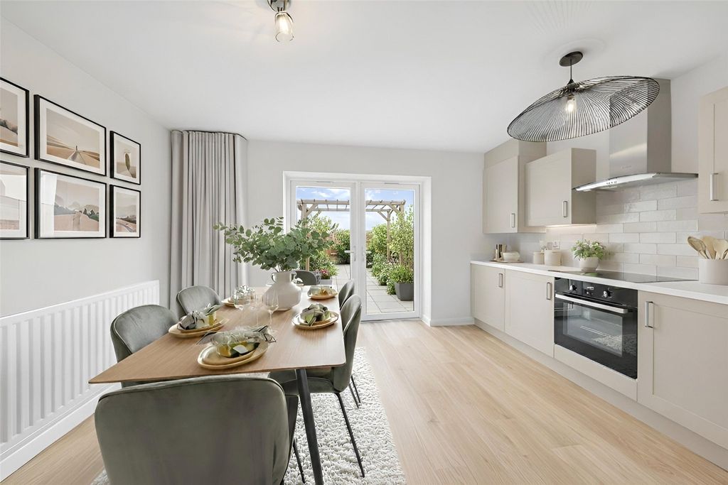 Property photo 2 of 12 Dining Area