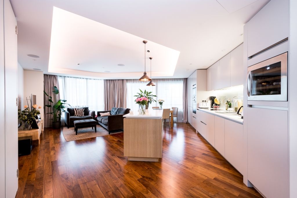 Property photo 1 of 18 Canaletto Tower