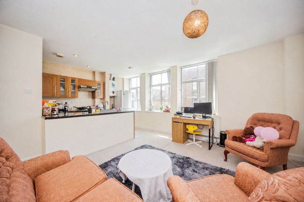 Property photo 2 of 12