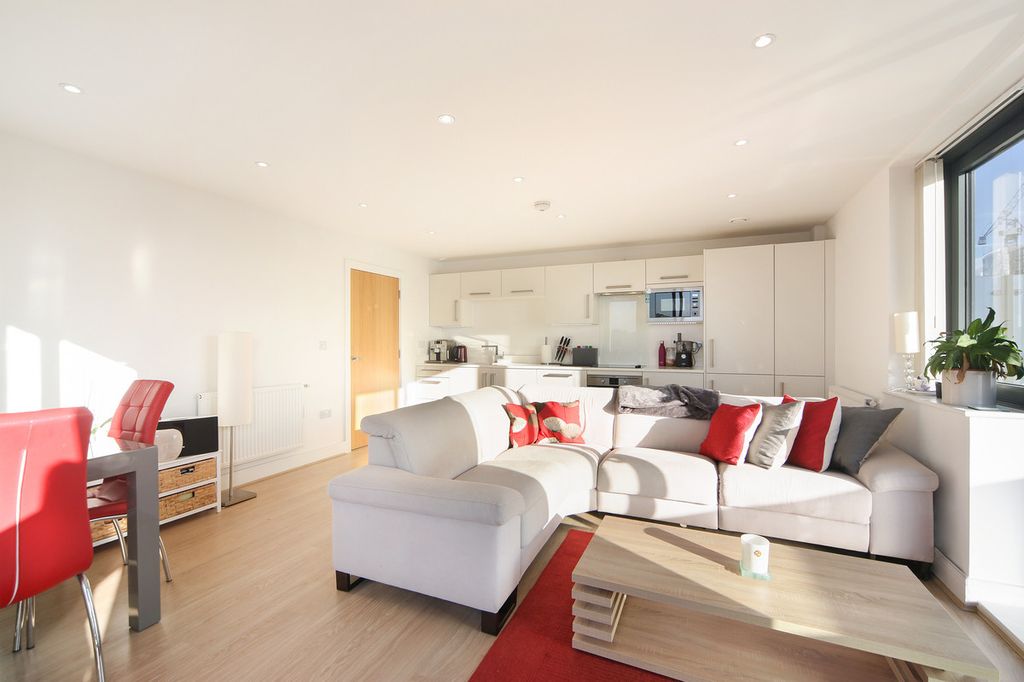 Property photo 2 of 9