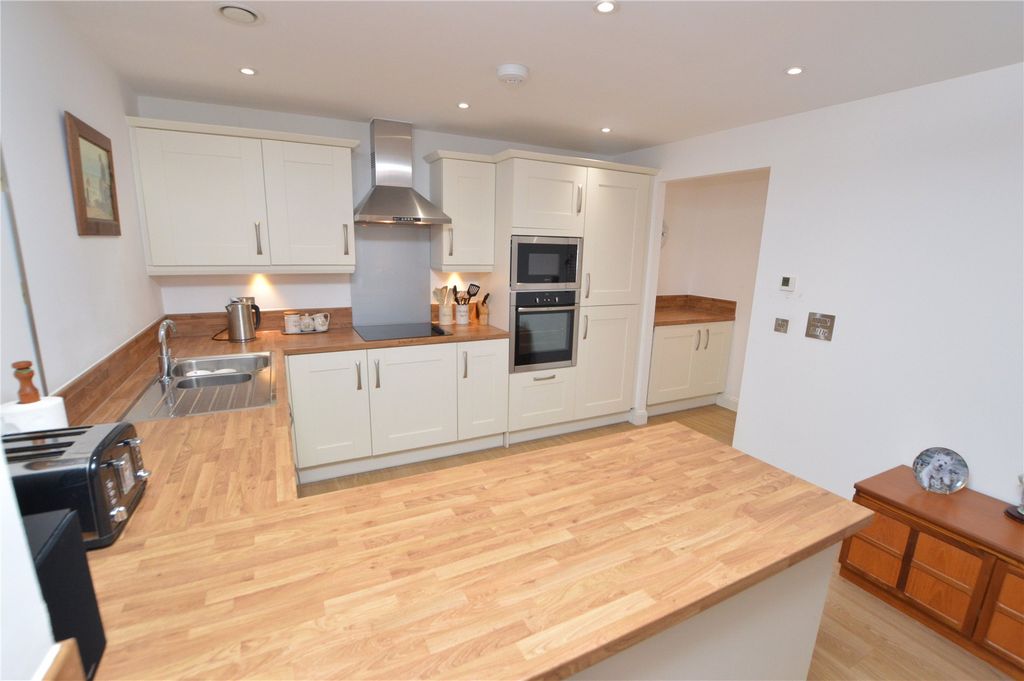 Property photo 3 of 20 3 - Picture No. 17