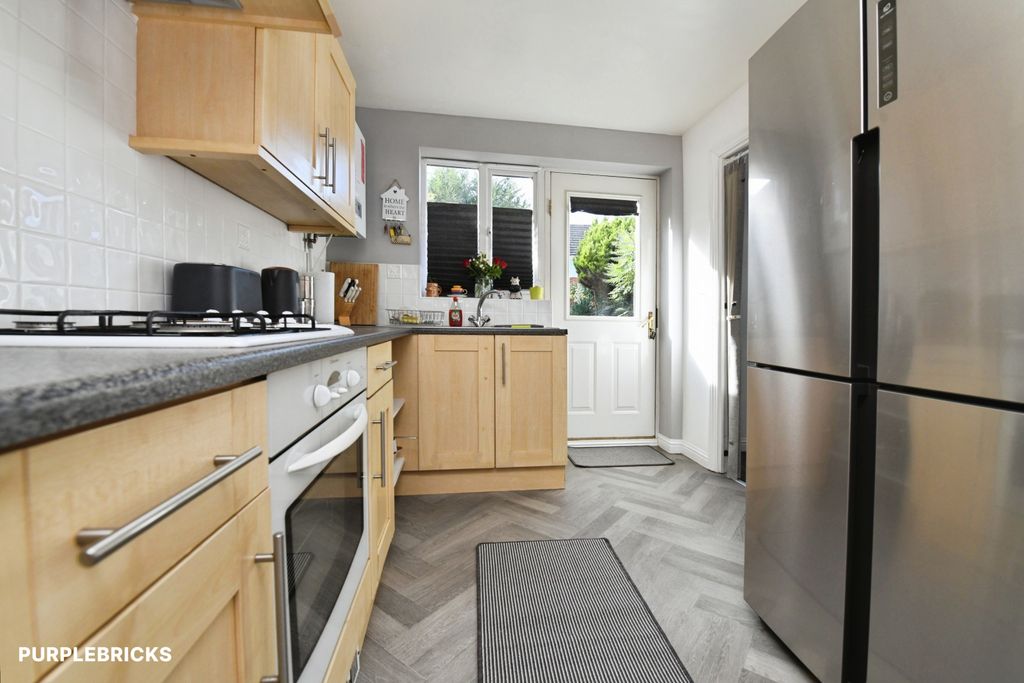 Property photo 2 of 16 Kitchen