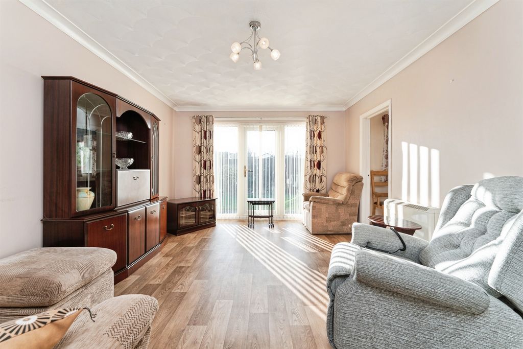 Property photo 2 of 19