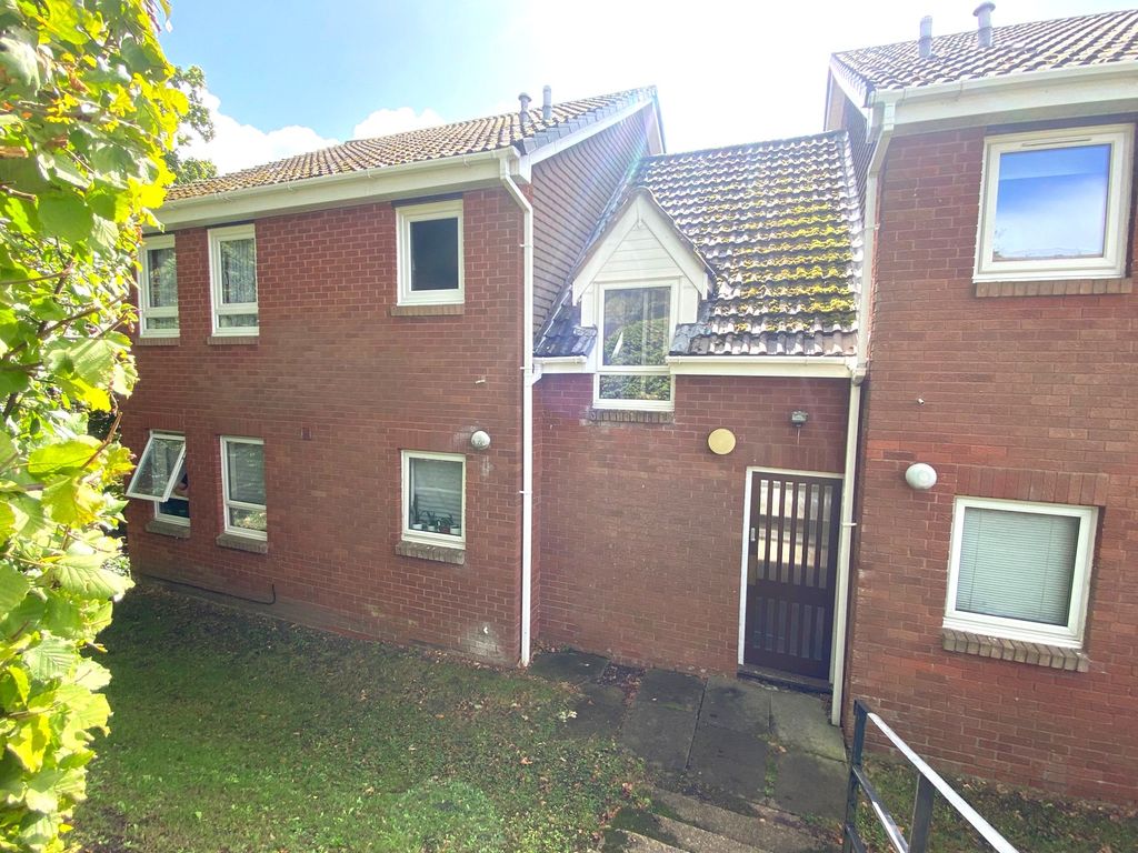 Property photo 1 of 8