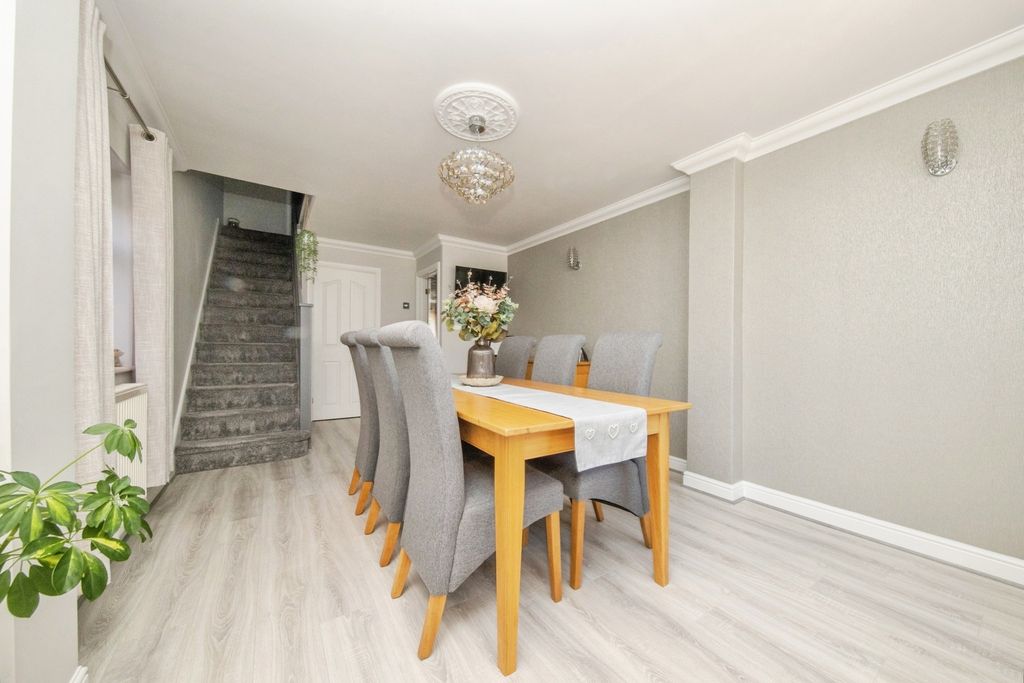 Property photo 3 of 24 Pbox-Img.Jpg