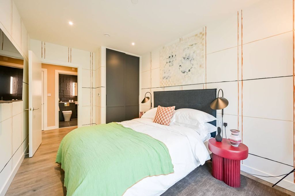 Property photo 1 of 44