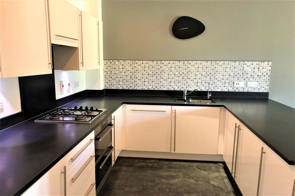 Property photo 3 of 16 Kitchen