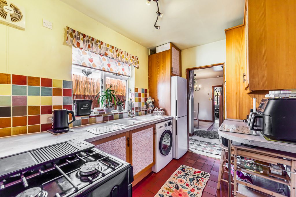 Property photo 2 of 16
