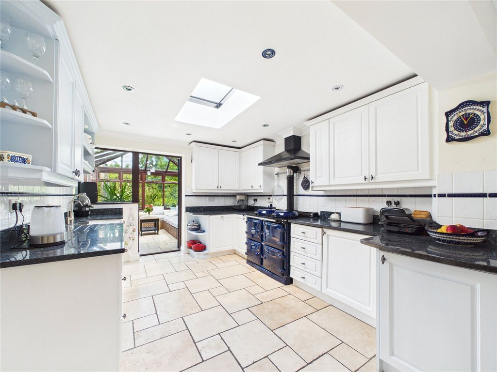 Property photo 2 of 18 Picture No. 14