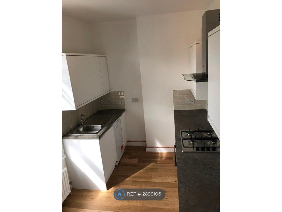 Property photo 2 of 25