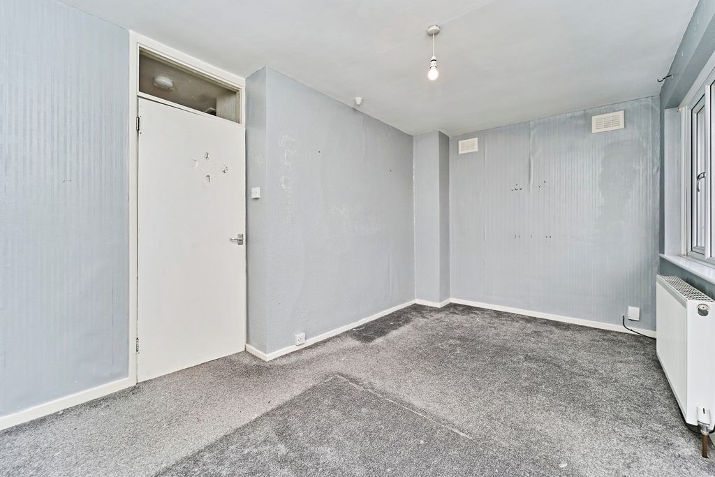 Property photo 3 of 18 Pbox-Img.Jpg