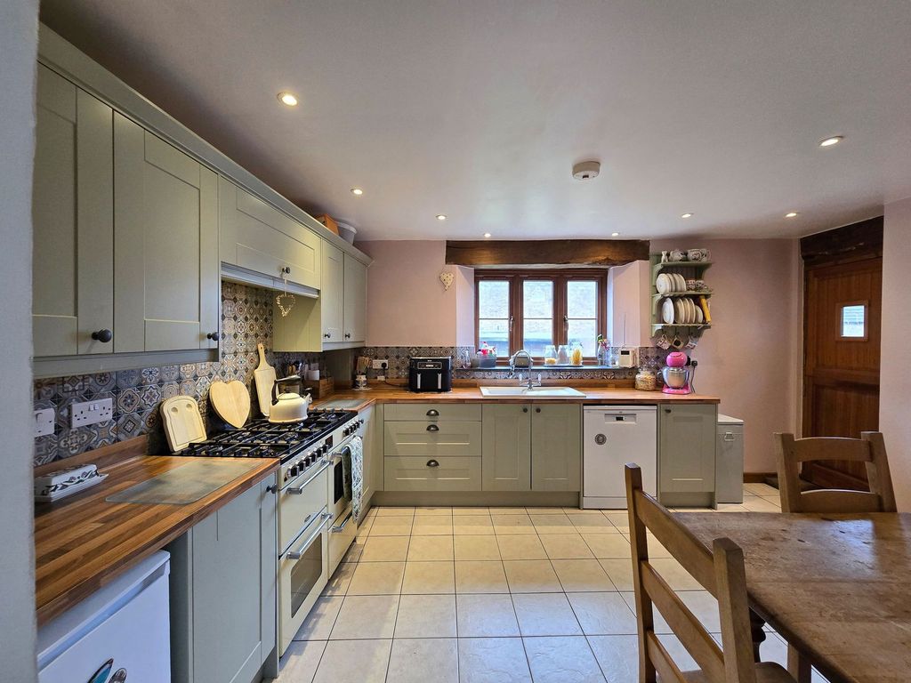 Property photo 3 of 30