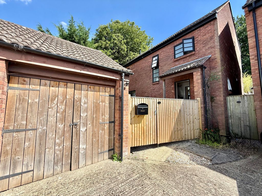 Property photo 1 of 16 1