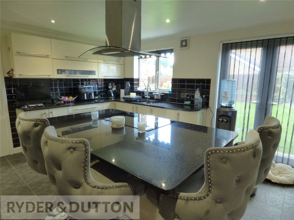 Property photo 2 of 25 Kitchen