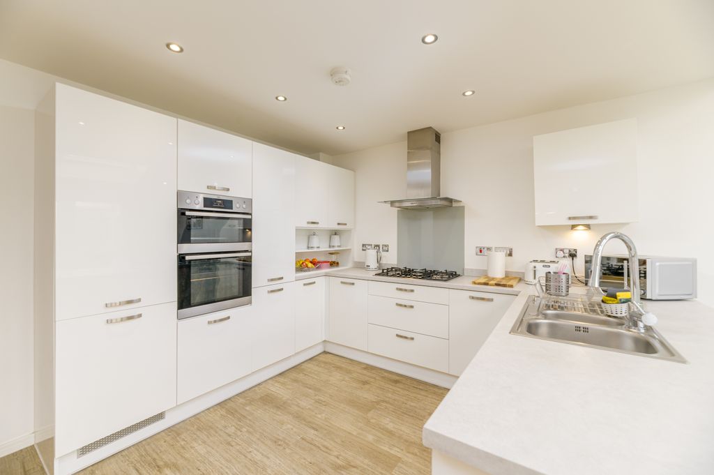 Property photo 1 of 27 10