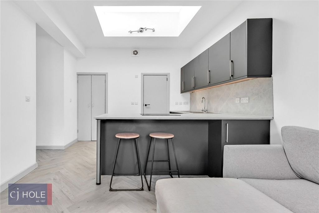 Property photo 3 of 10 Picture No. 13