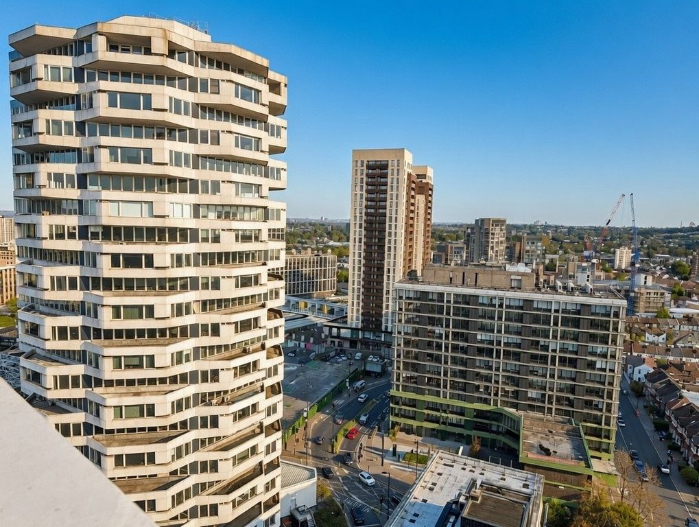 Property photo 2 of 14