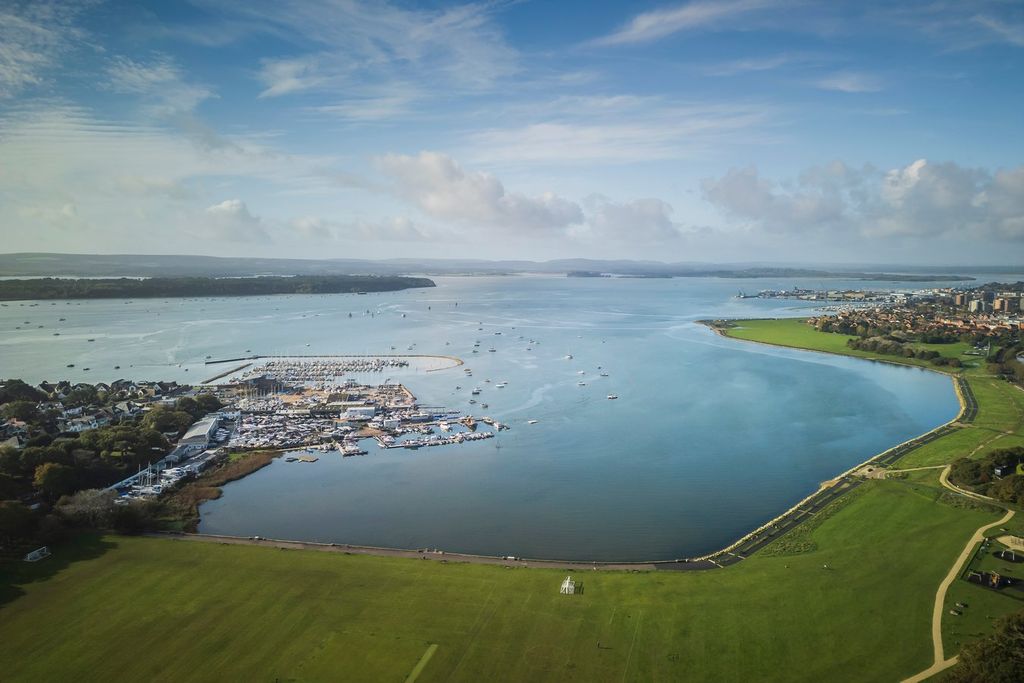 Property photo 2 of 21