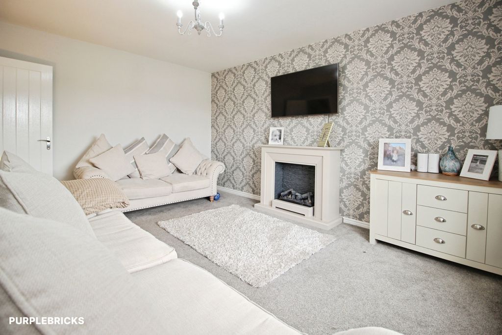 Property photo 3 of 27