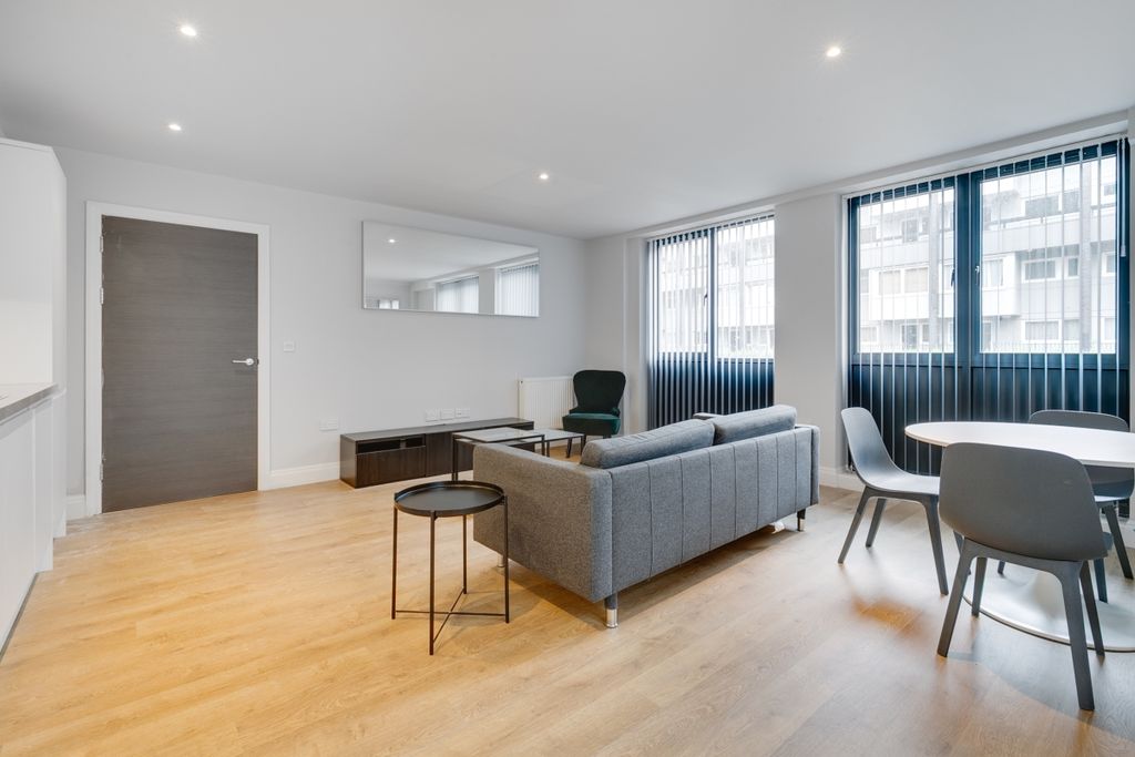 Property photo 3 of 14 Rotherhithe