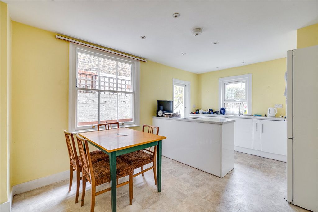 Property photo 3 of 12 Picture No. 02