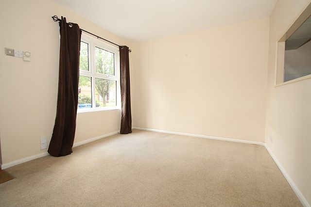 Property photo 2 of 5 Living Room