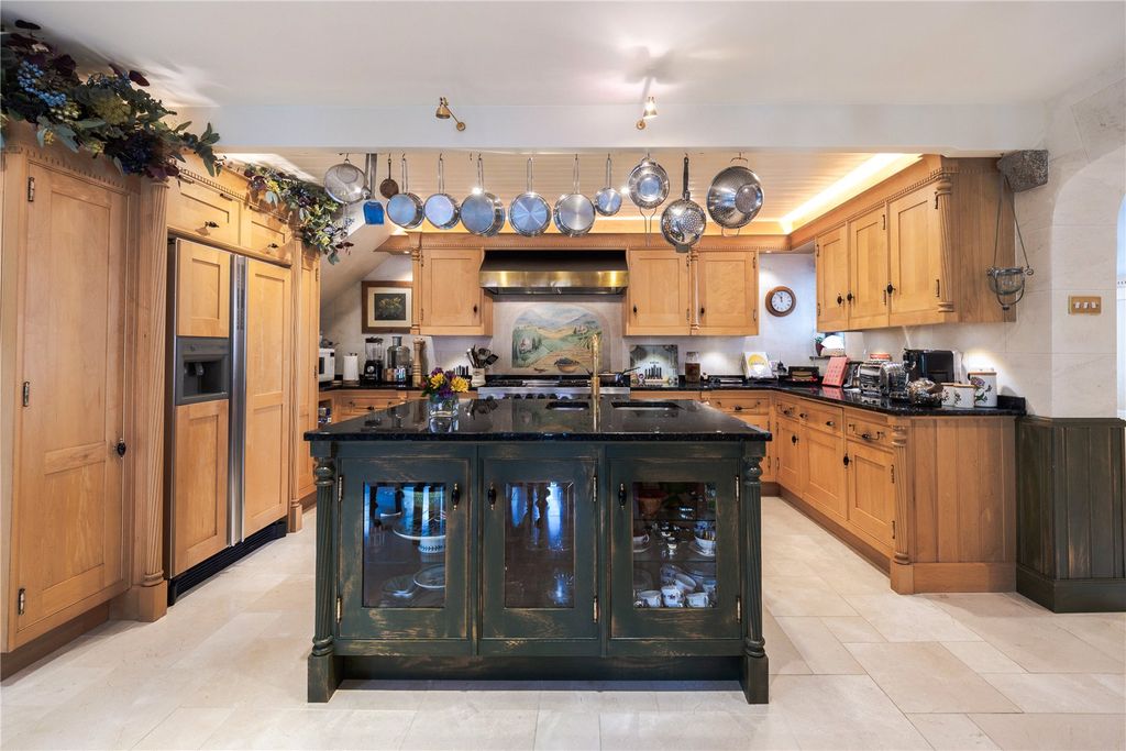 Property photo 3 of 30 Kitchen