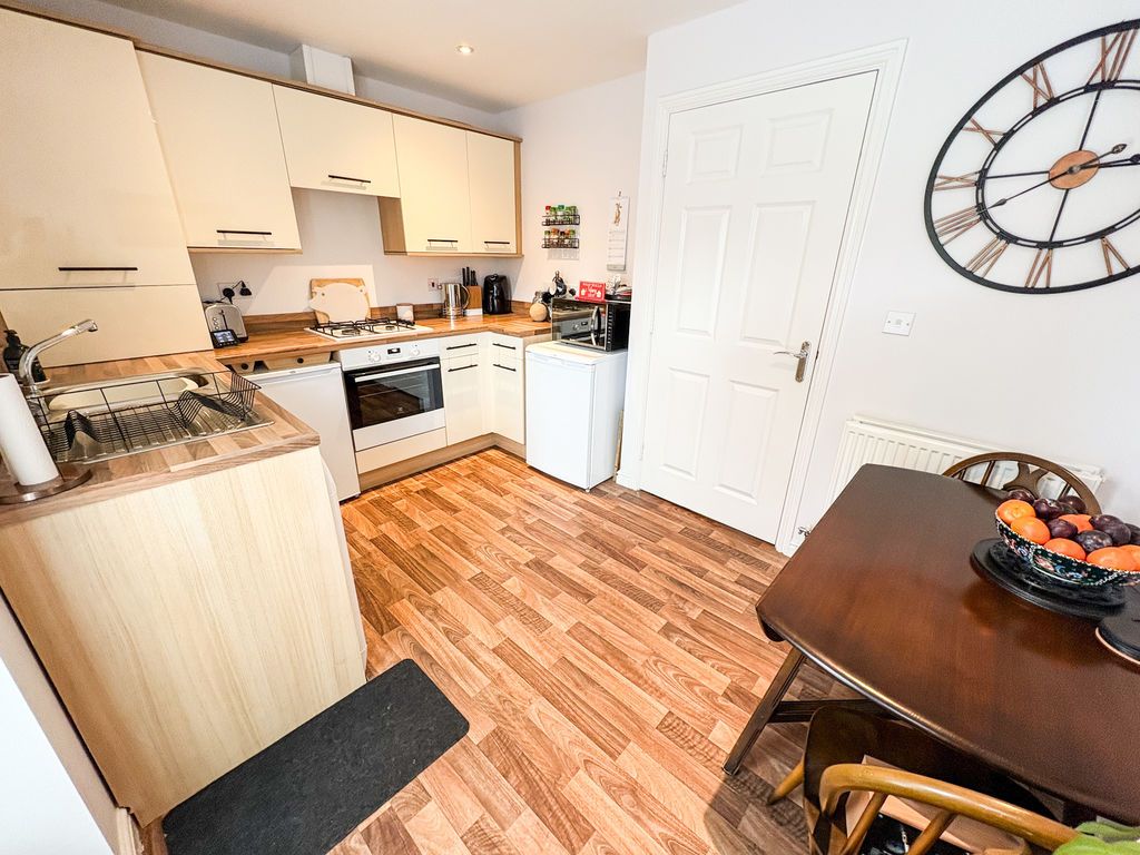 Property photo 3 of 11 Photo 6