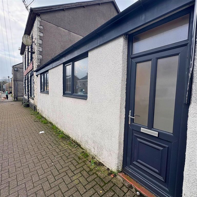 Property photo 2 of 10 c47B95d3-4Da4-4156-9109-0428357Cef04.Jpg