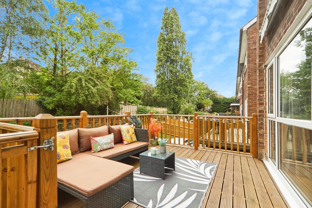 Property photo 2 of 17