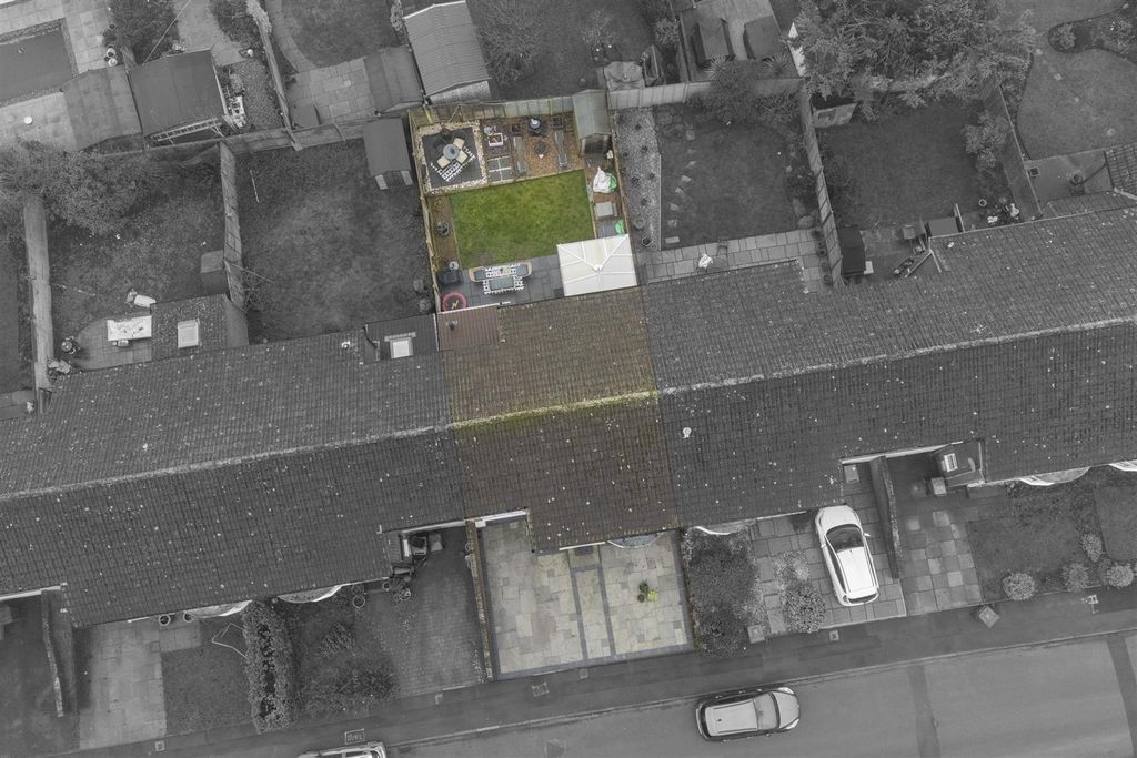 Property photo 2 of 34 7_Croft_Court_9.Jpg