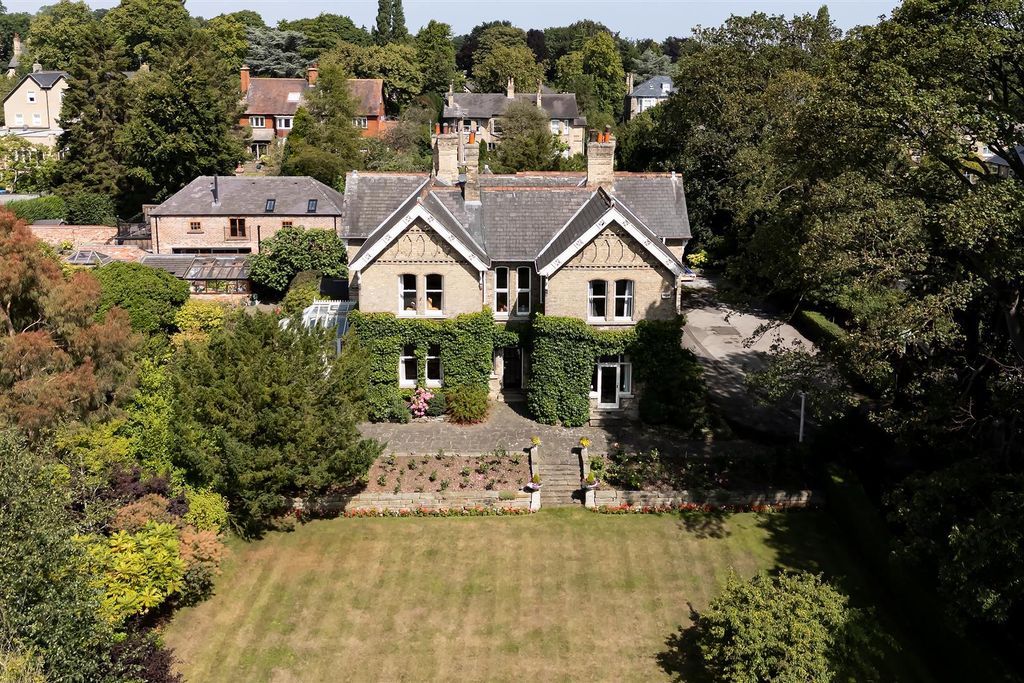 Property photo 1 of 40 024 - 55 Southfield Road.Jpg