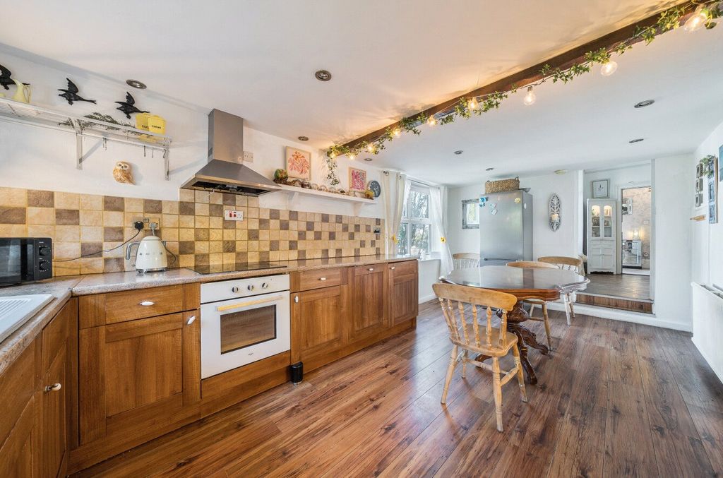Property photo 3 of 15 Kitchen