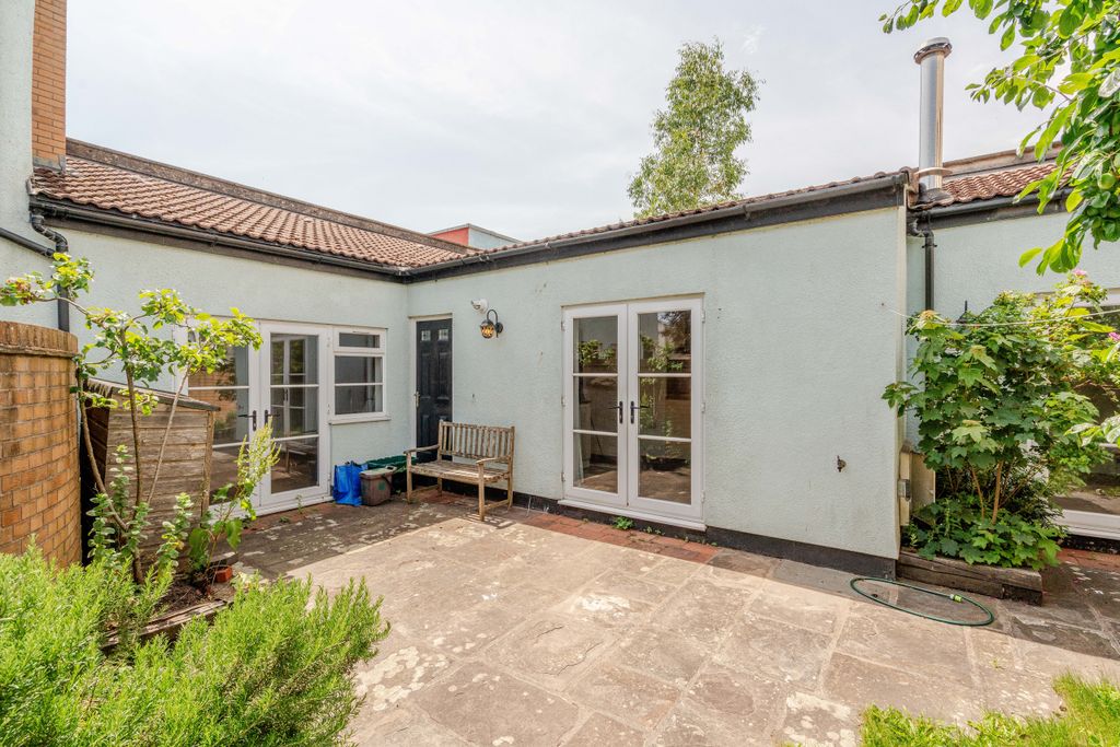 Property photo 1 of 17 Photo 1