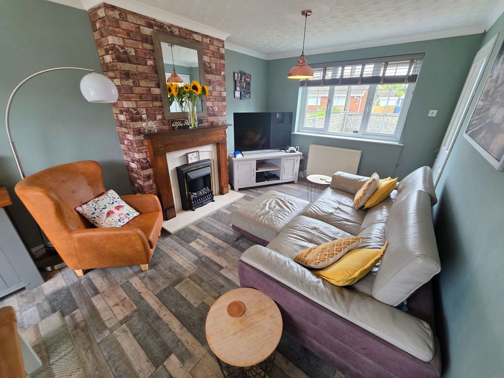 Property photo 2 of 19