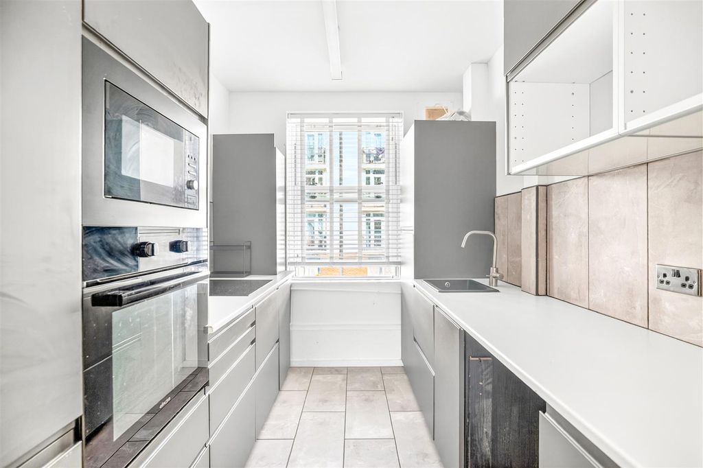 Property photo 3 of 15 Kitchen