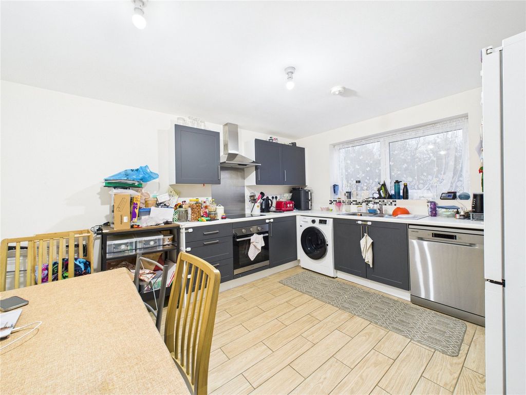 Property photo 2 of 23 Picture No. 06