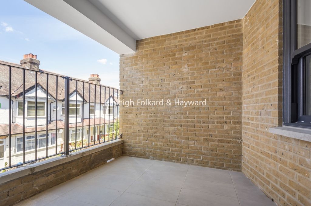Property photo 2 of 6 5F1Be7Db-3F50-412d-9
