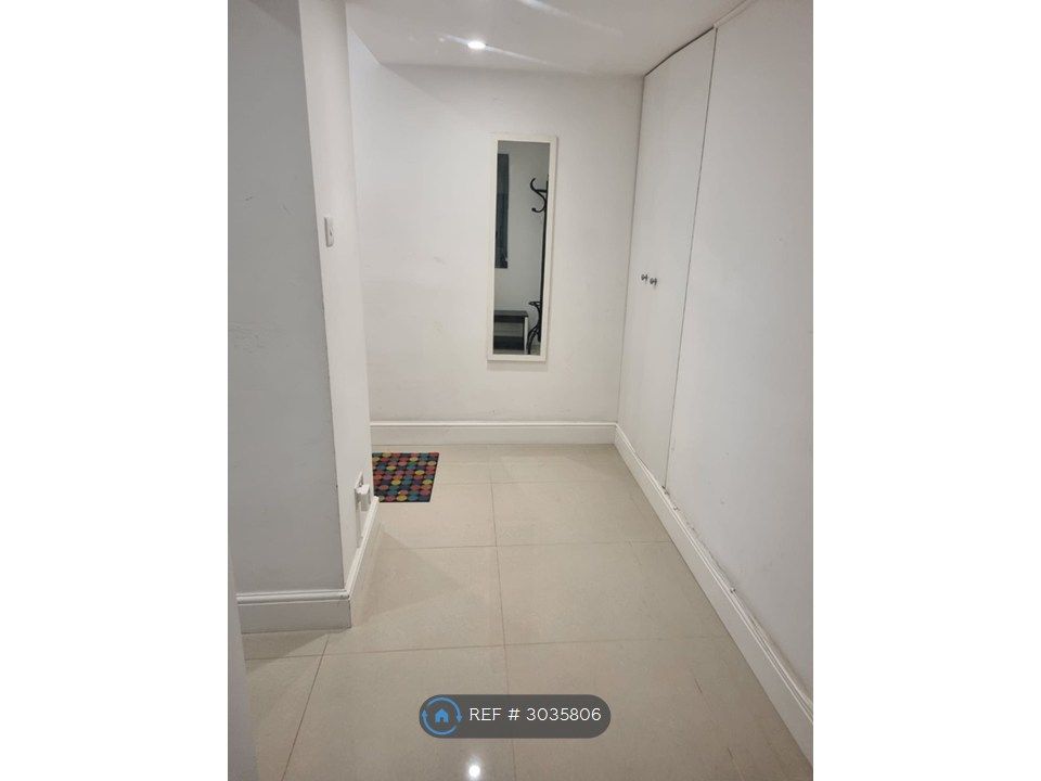Property photo 2 of 30 Hallway