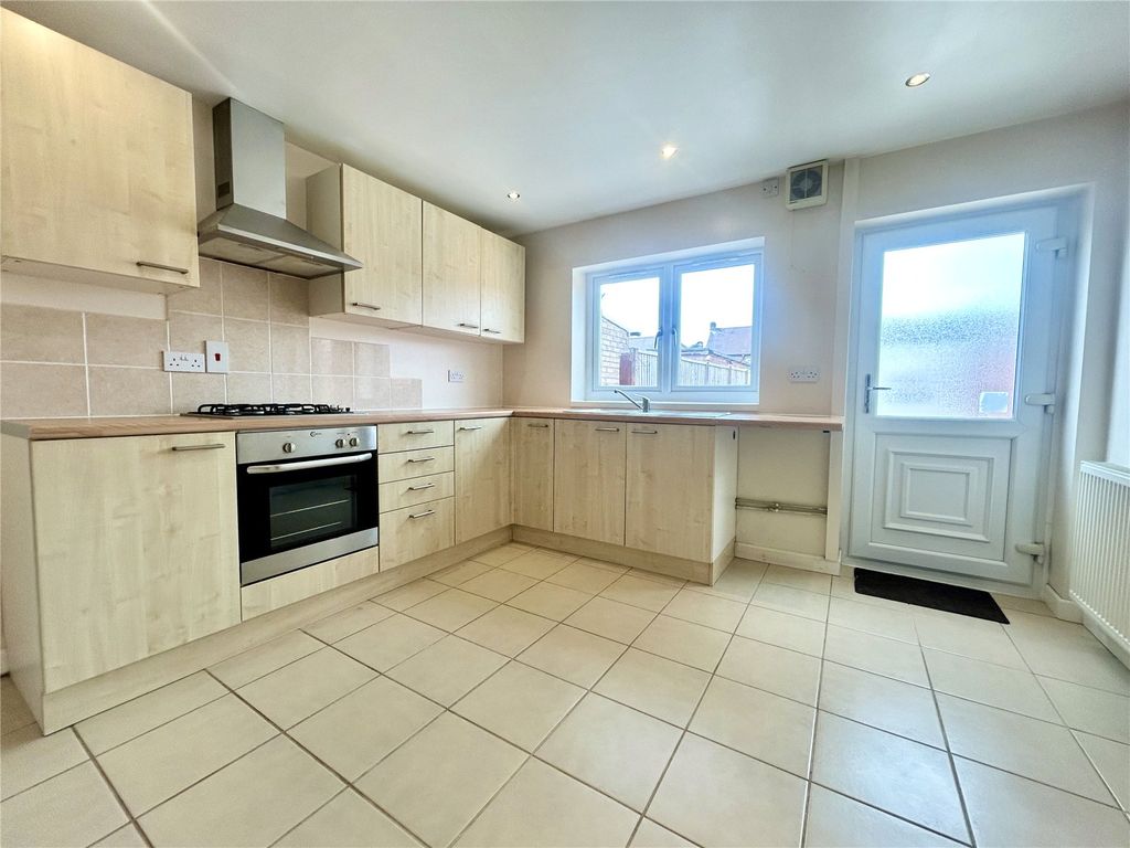 Property photo 2 of 20 Picture No. 12