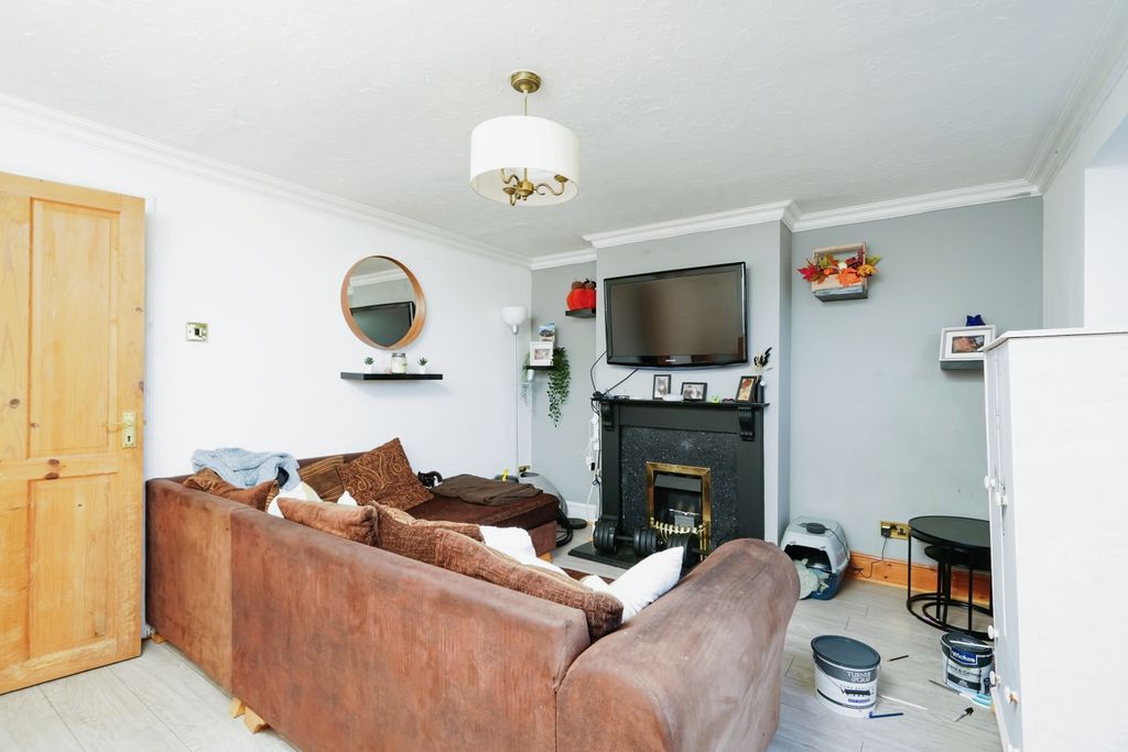 Property photo 3 of 15